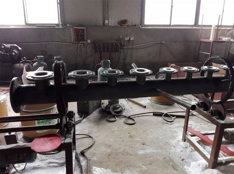 钢衬四氟管道将是防腐行业的理想管道.jpg